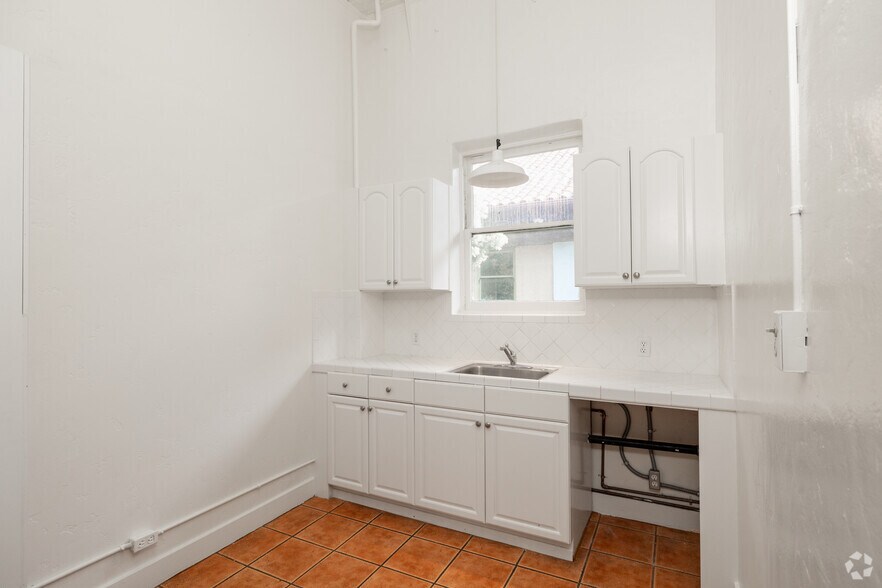 More Photos Of 672 S La Fayette Park Pl, Los Angeles Loft Creative Space For Lease