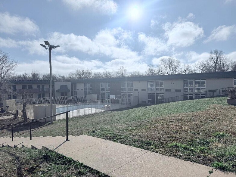 More Photos Of 2901 S Van Buren St, Enid Hotel For Sale