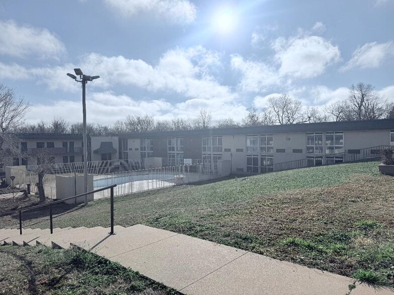 More Photos Of 2901 S Van Buren St, Enid Hotel For Sale