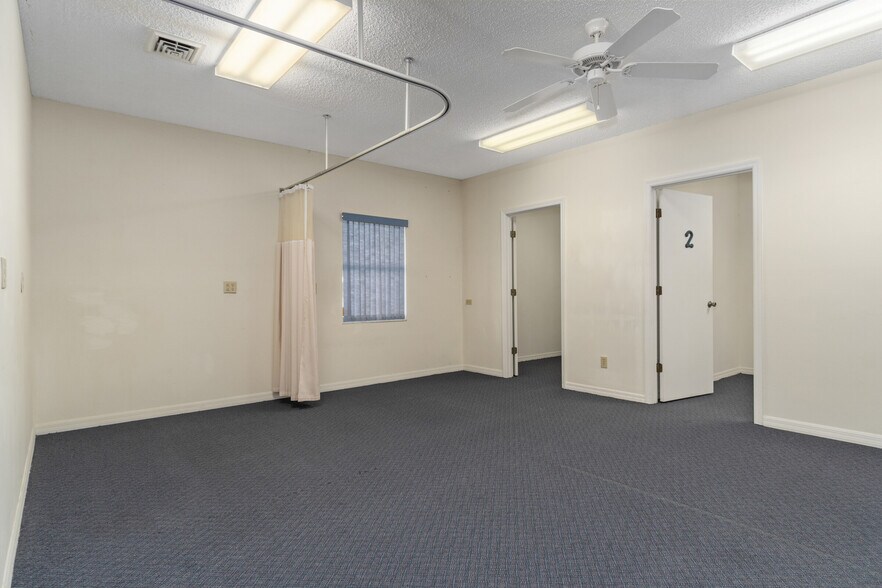 More Photos Of 300 S Line Ave, Inverness Medical For Sale