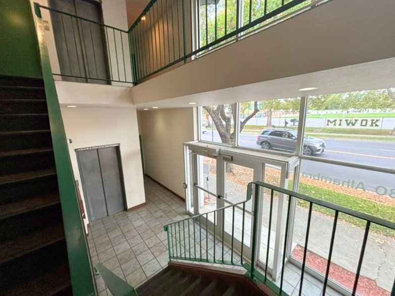 More Photos Of 930 Alhambra Blvd, Sacramento Office For Lease