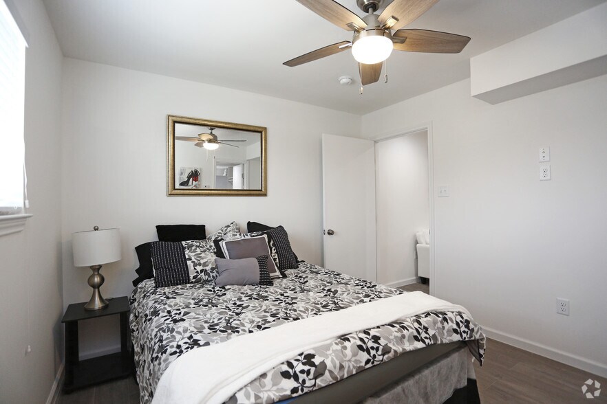 More Photos Of 4919 San Jacinto St, Dallas Apartments For Sale