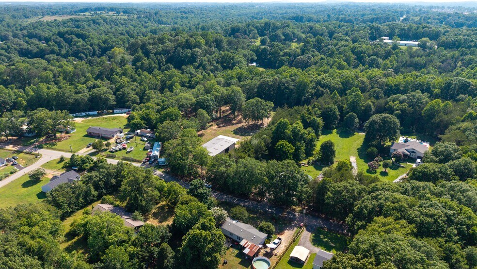 More Photos Of 533 Crest Dr, Easley Industrial For Sale