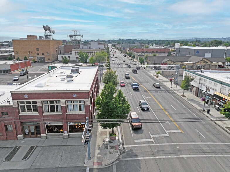 More Photos Of 104 W Yakima Ave, Yakima General Retail For Lease