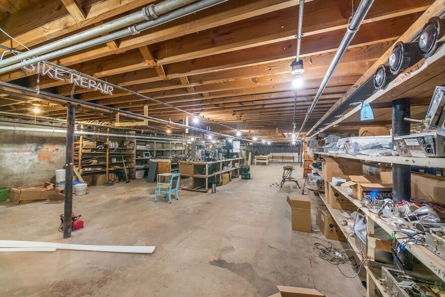 More Photos Of 105 S Main St, Ishpeming Restaurant For Sale