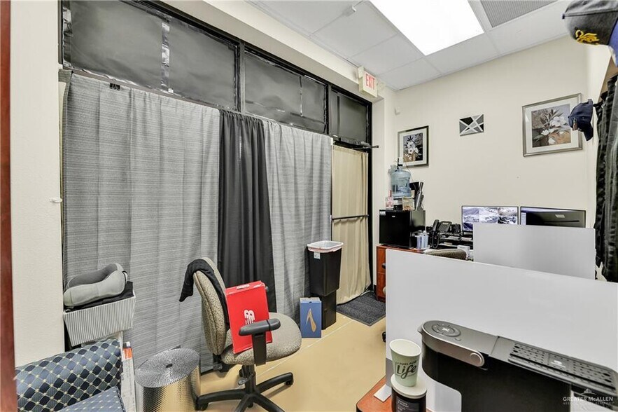 More Photos Of 2507 US Highway 281, Pharr Storefront For Sale