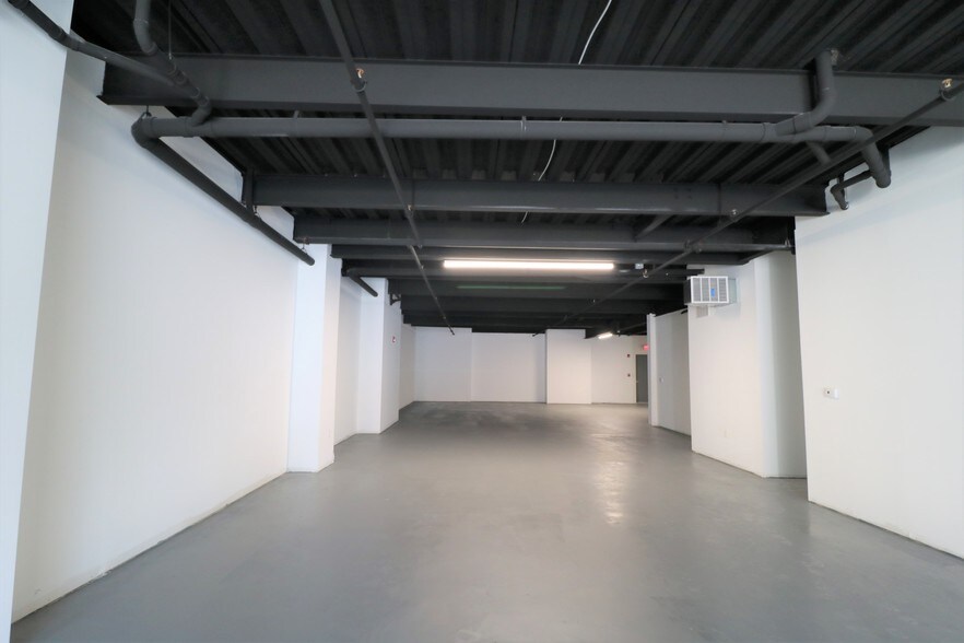 More Photos Of 686 Main Ave, Passaic Storefront For Lease