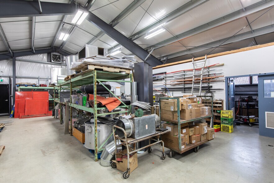 More Photos Of 7431 Industrial Rd, Lantzville Warehouse For Sale