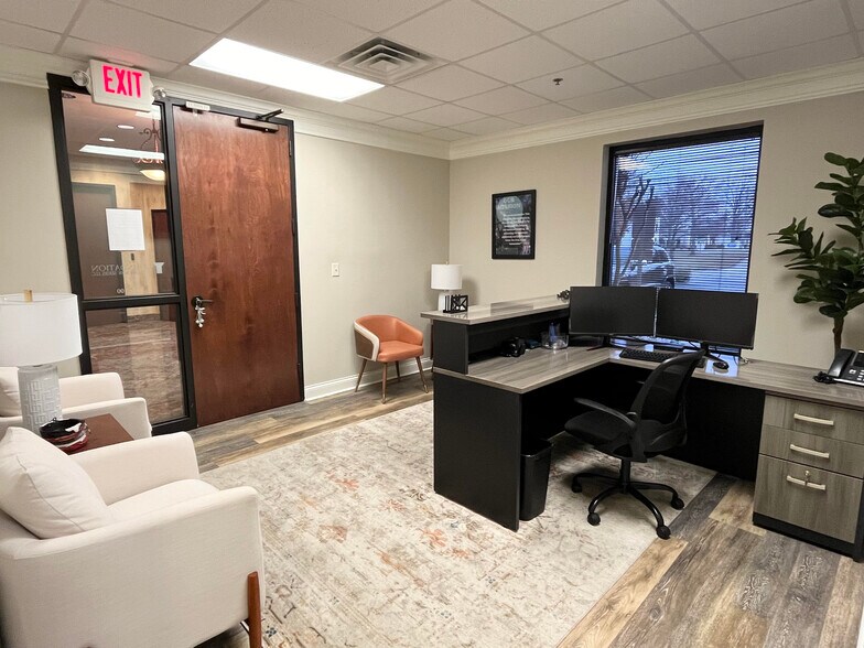 More Photos Of 7112 Crossroads Blvd, Brentwood Office For Lease