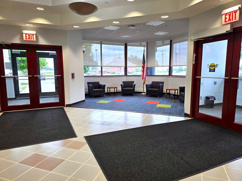 More Photos Of 3290 E Main St, Danville Office For Sale