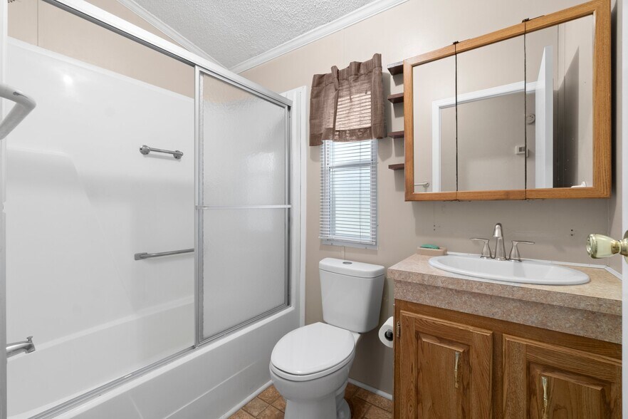 More Photos Of 3318 SH-146S, Livingston Mixed Retail For Sale