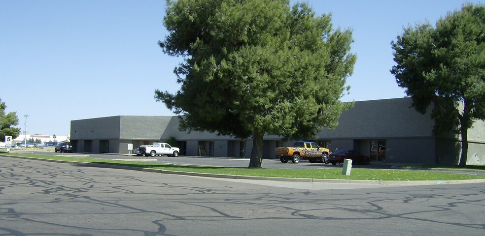 More Photos Of 3637 W Roanoke Ave, Phoenix Warehouse For Lease