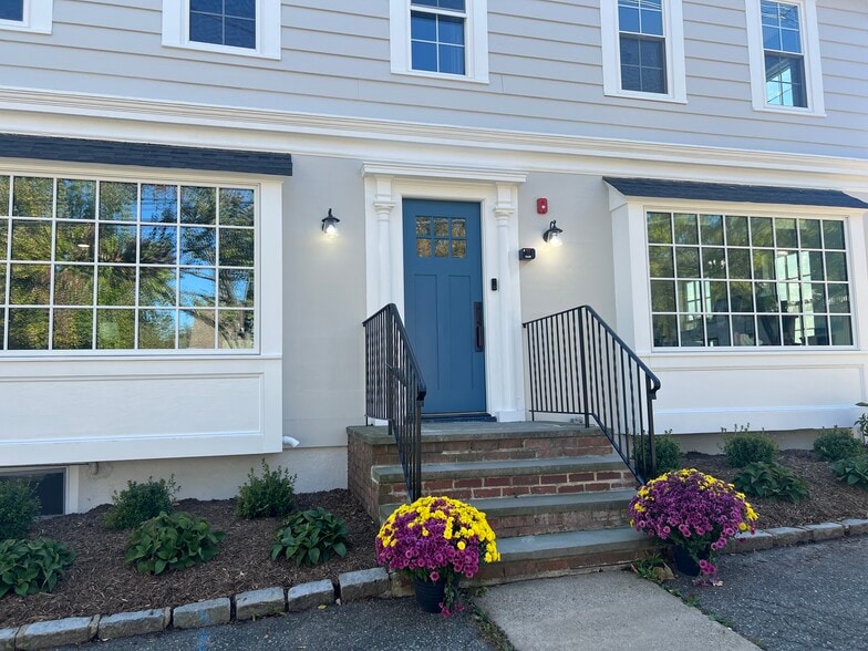 More Photos Of 135 Main St, Chatham Medical For Lease