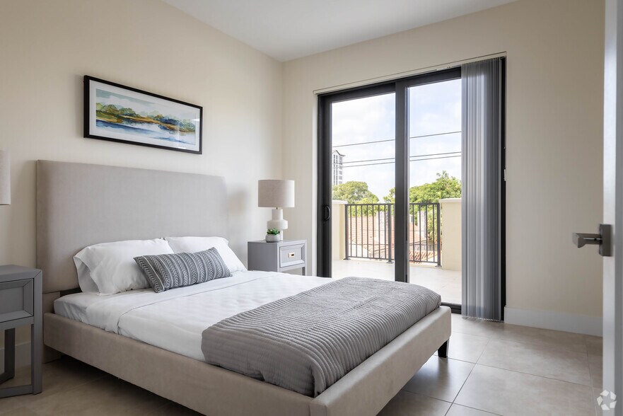 More Photos Of 1091 Galiano St, Coral Gables Apartments For Sale