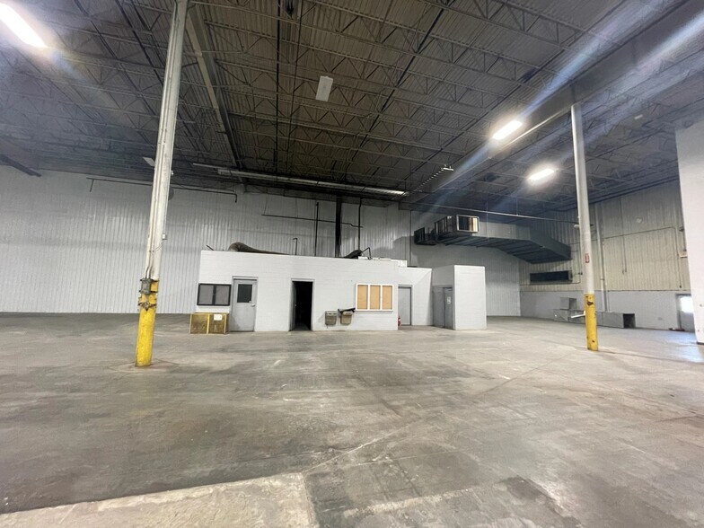 More Photos Of 901 E Main St, Warsaw Warehouse For Lease