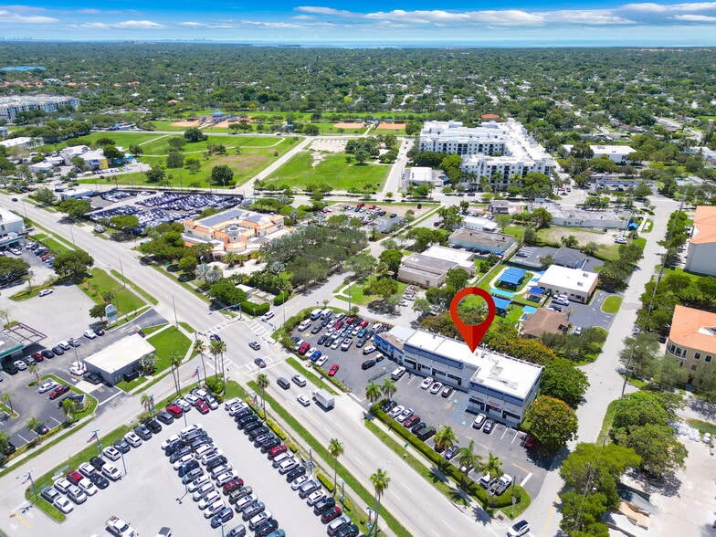 More Photos Of 17891 S Dixie Hwy, Miami Office For Sale