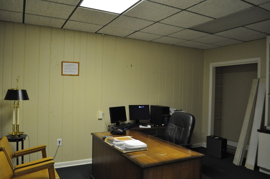 More Photos Of 3007 Fort Bragg Rd, Fayetteville Office For Sale