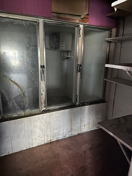 More Photos Of 230 Fox St, Lemoore Restaurant For Sale