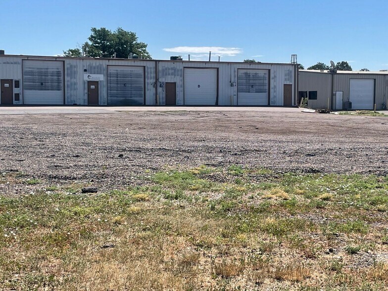 More Photos Of 597 Olathe St, Aurora Flex For Lease