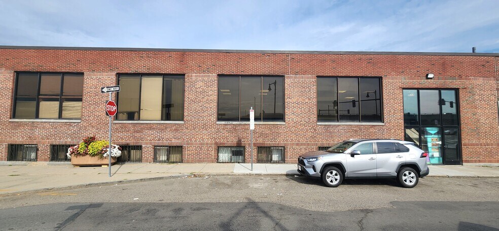 Primary Photo Of 464 Bremen St, East Boston Freestanding For Lease