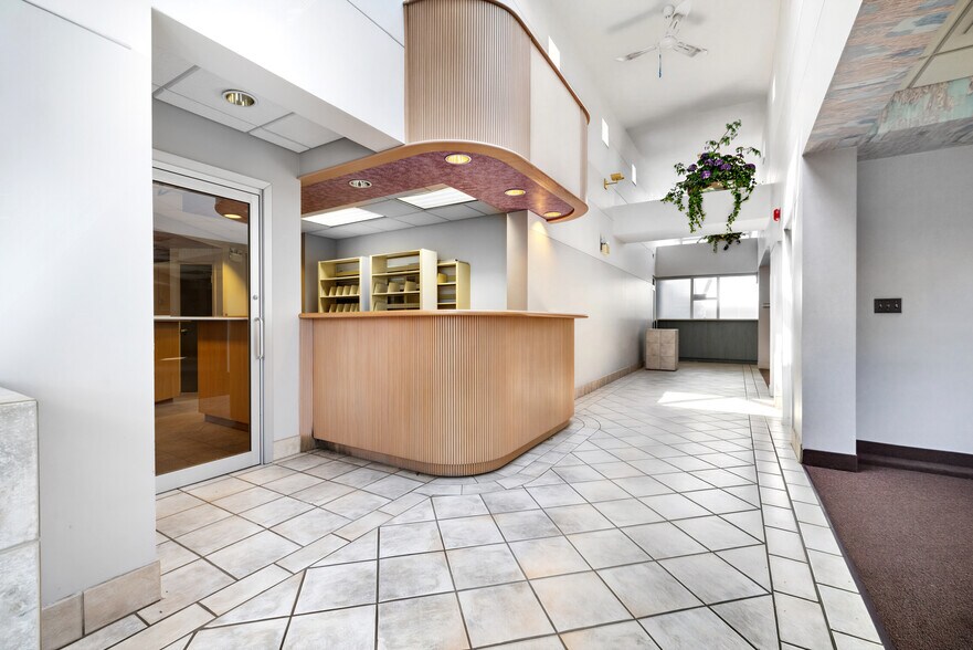 More Photos Of 3405 Rhodes Dr, Windsor Medical For Lease