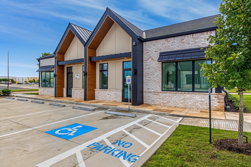 More Photos Of 8503 Union Chappel Rd, Fulshear Office For Sale
