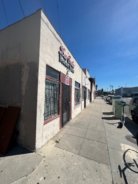 More Photos Of 213-217 W 21st St, Long Beach Storefront For Lease