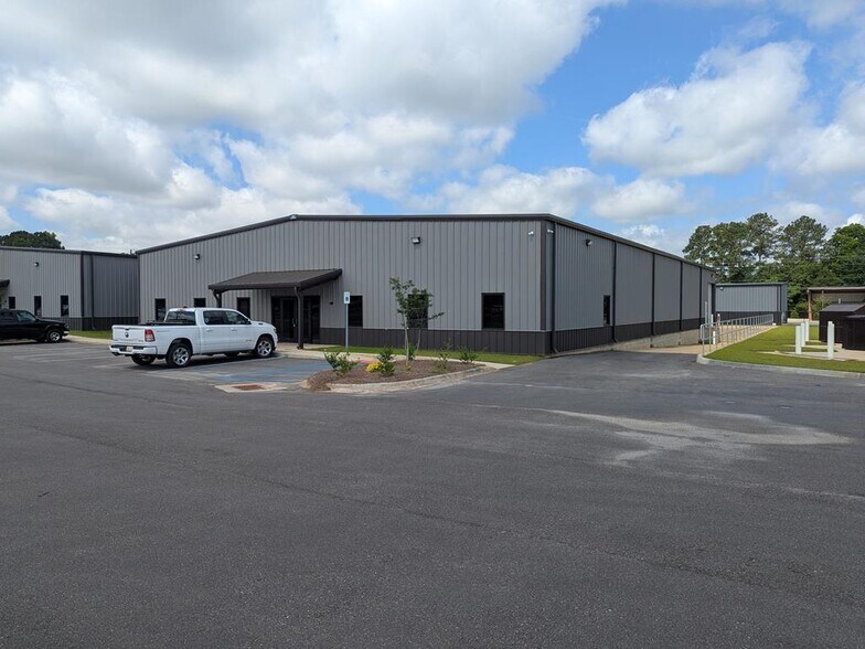 Primary Photo Of 365 Nypro Ln, Dothan Flex For Lease
