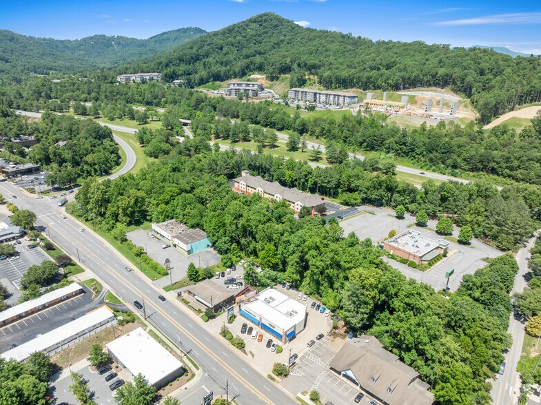 More Photos Of 148 Tunnel Rd, Asheville Storefront For Sale