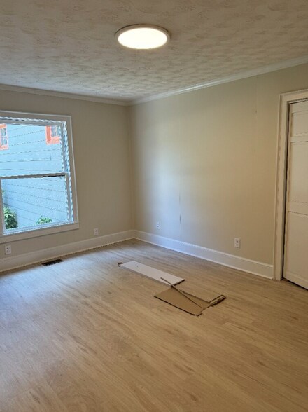 More Photos Of 506 General Courtney Hodges Blvd, Perry Coworking Space
