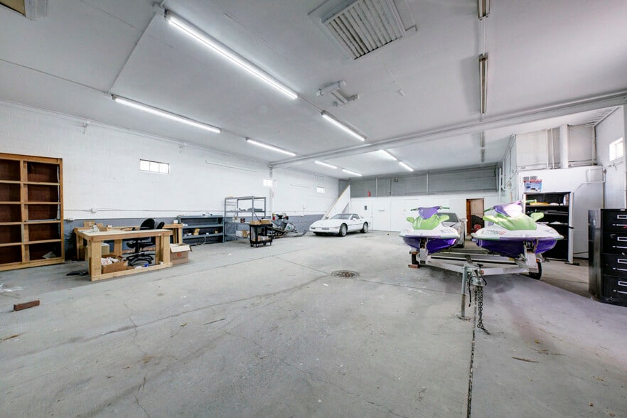 More Photos Of 36050 Goddard Rd, Romulus Auto Repair For Sale