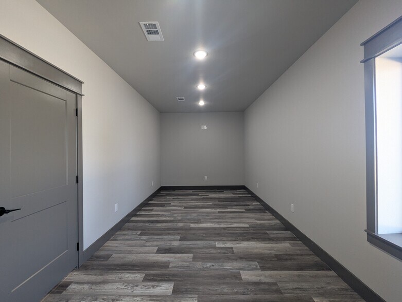 More Photos Of 7245 FM 1006 Rd, Orange Warehouse For Lease