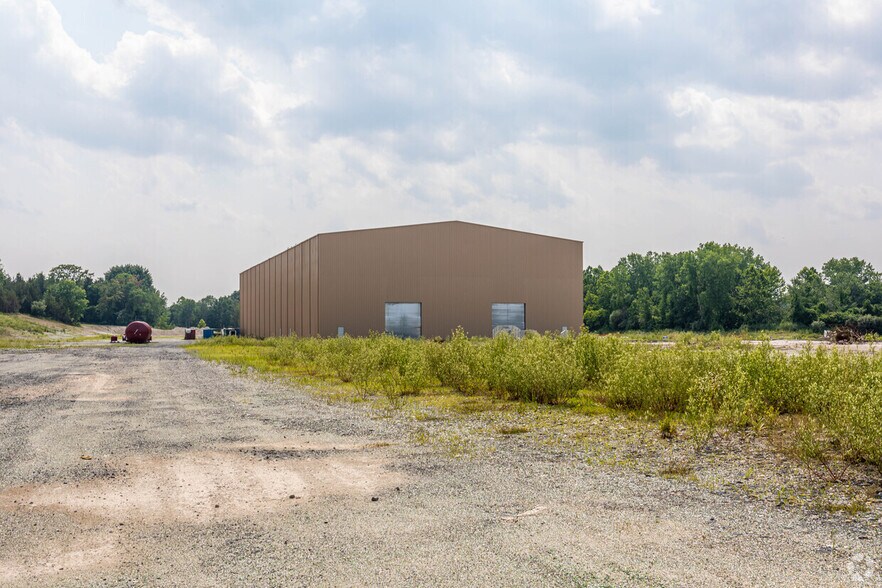 More Photos Of 1045 Limecrest Rd, Lafayette Distribution For Sale