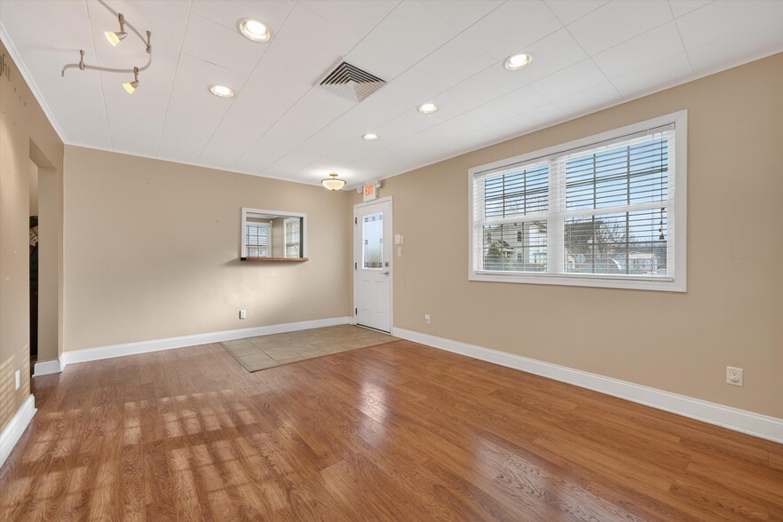 More Photos Of 201 Homestead Ave, Maybrook Office For Sale