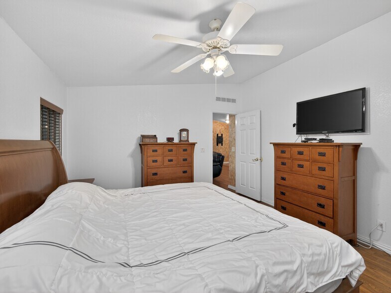 More Photos Of 279 Highline Dr, Bastrop Land For Sale