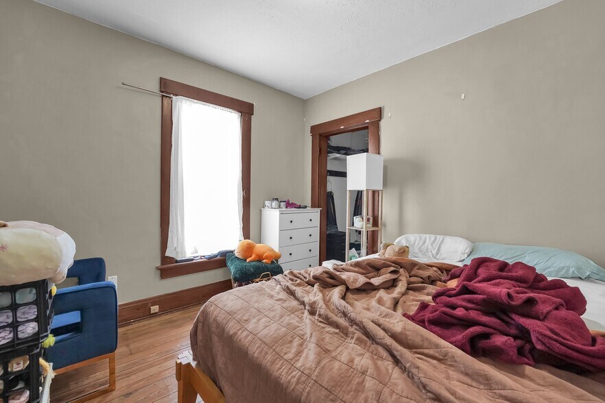 More Photos Of 2406-2408 Indianola Ave, Columbus Apartments For Sale