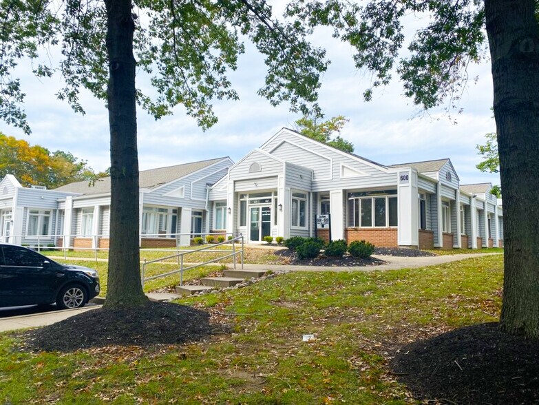 Primary Photo Of 607 Corporate Dr W, Langhorne Medical For Sale