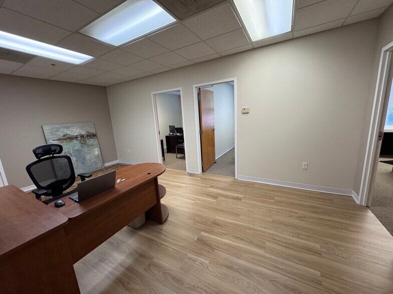 More Photos Of 141 Providence Rd, Chapel Hill Office Residential For Lease