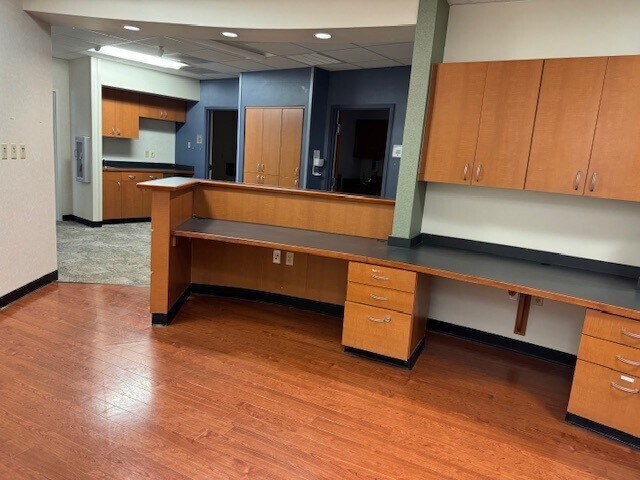 More Photos Of 477 McLaws Cir, Williamsburg Office For Lease