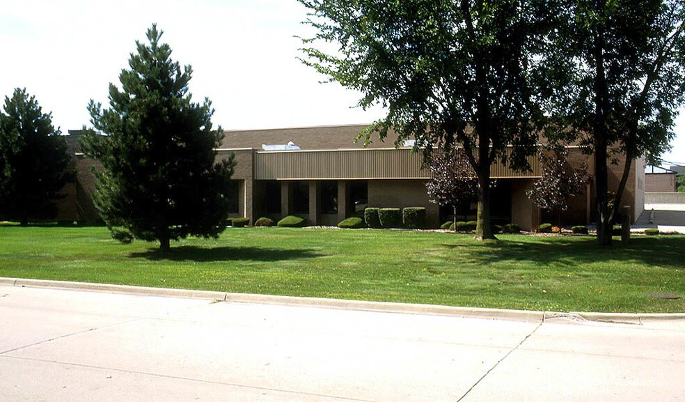 More Photos Of 31751 Research Park Dr, Madison Heights Light Manufacturing For Sale