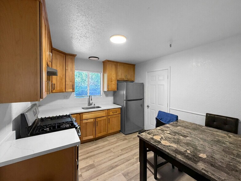 More Photos Of 204 Sunset Blvd, Hayward Apartments For Sale