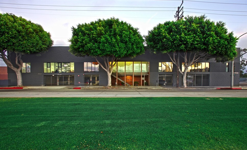 More Photos Of 1702 Olympic Blvd, Santa Monica Loft Creative Space For Lease