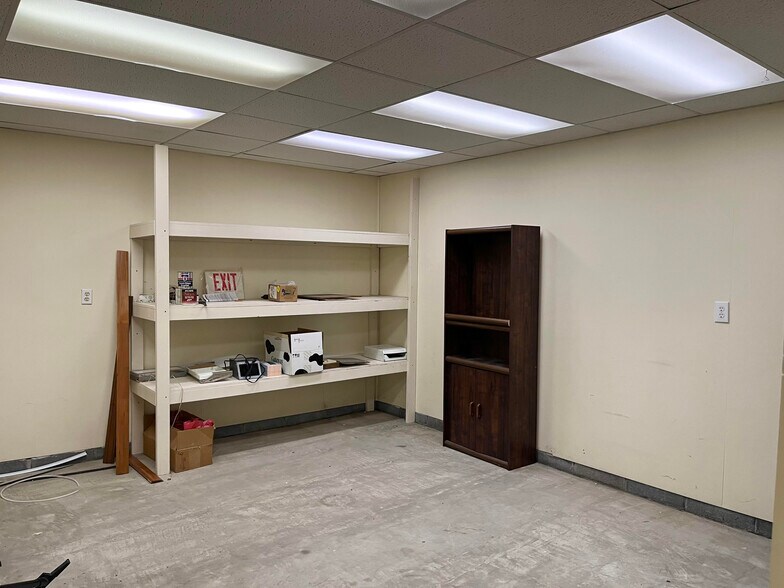 More Photos Of 350 5th Ave, Huntington Medical For Sale