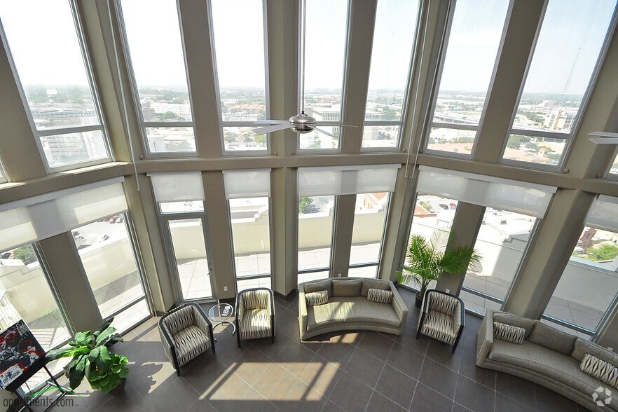 More Photos Of 100 N Santa Rosa St, San Antonio Apartments For Lease