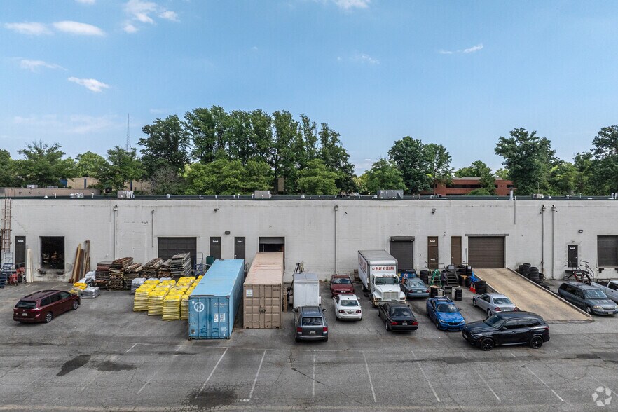 More Photos Of 9033 Red Branch Rd, Columbia Light Distribution For Lease