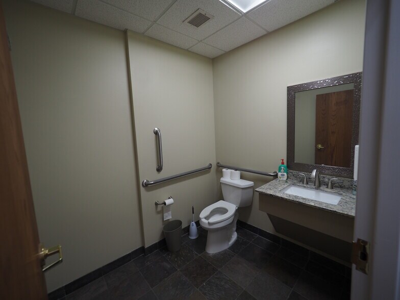 More Photos Of 12921 W US Highway 42, Prospect Medical For Lease