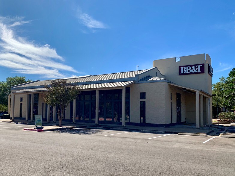 Primary Photo Of 9777 Great Hills Trl, Austin Bank For Lease