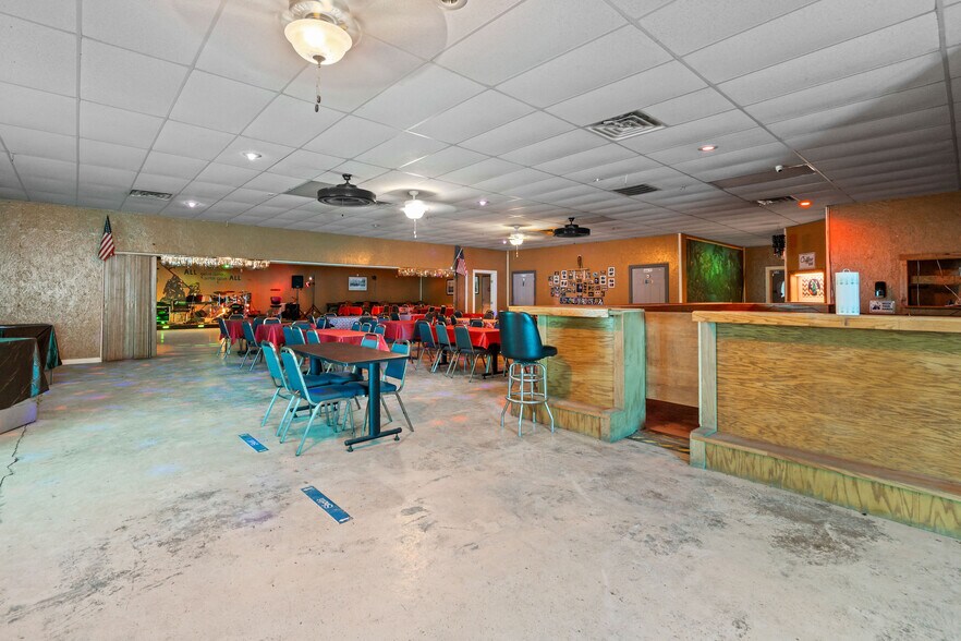 More Photos Of 5810 US Highway 259 N, Naples Freestanding For Sale