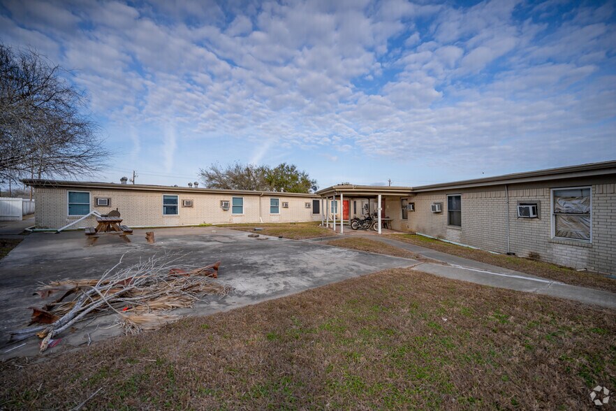 More Photos Of 3031 McArdle Rd, Corpus Christi Apartments For Sale