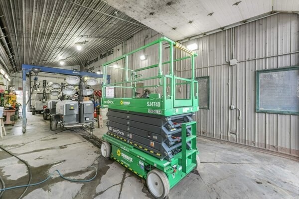 More Photos Of 30 Industrial Dr, Sylvan Lake Service For Lease